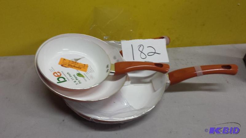 lot 182 image: be 7,9,11 Frying Pans Ceramic