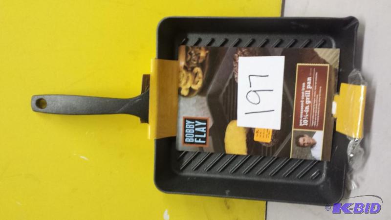 lot 197 image: Bobby Flay 10 14 grill pan