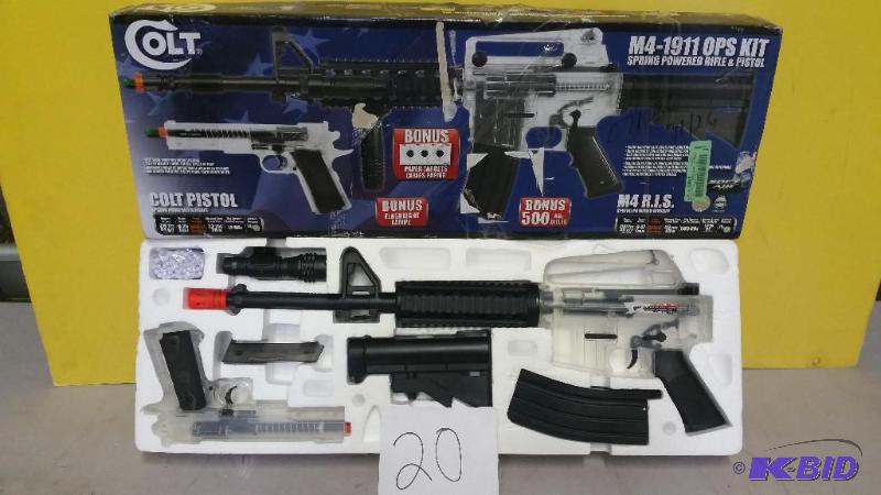 lot 20 image: Colt Pistol M4-1911 Ops Kit