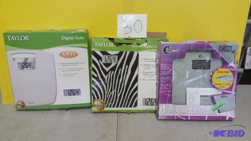 lot 30 image: Lot of 3 Scales