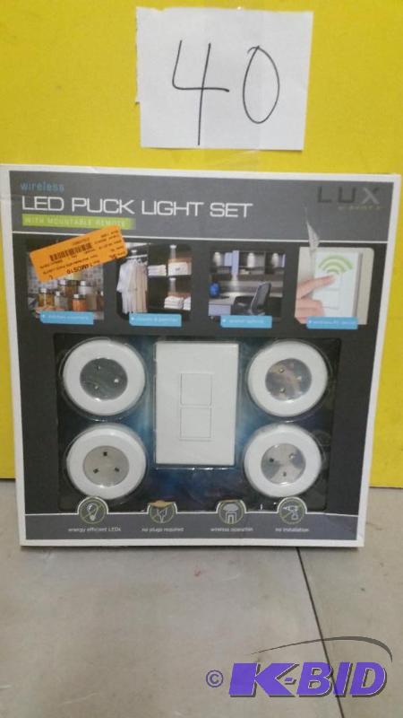 lot 40 image: LED Puck Light Set