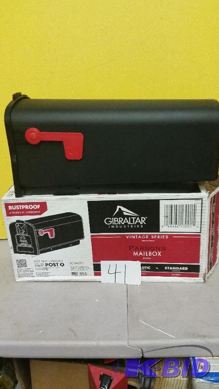 lot 41 image: Gibraltar Parson Mailbox