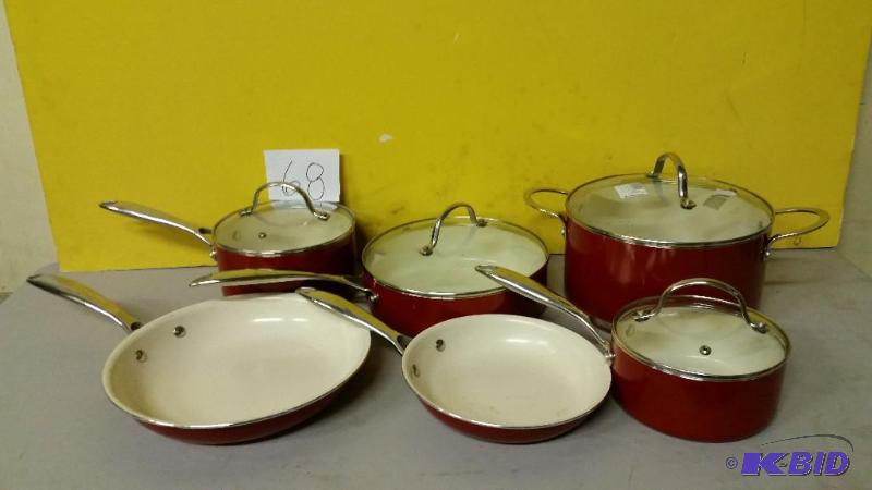 lot 68 image: Food Network Ceramic Non Stick Cookware Set