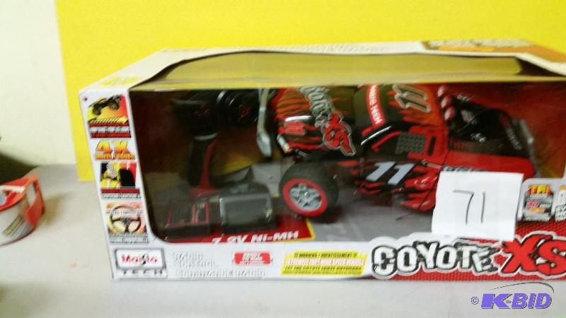 lot 71 image: Coyote XS Radio Control Car