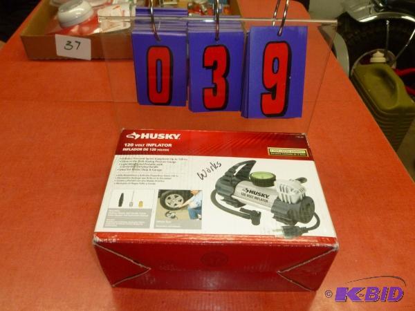 lot 39 image: Husky 120 volt air inflator. Tested and works...
