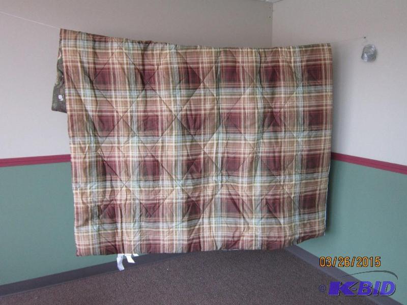 Reversible comforter wdeer scene