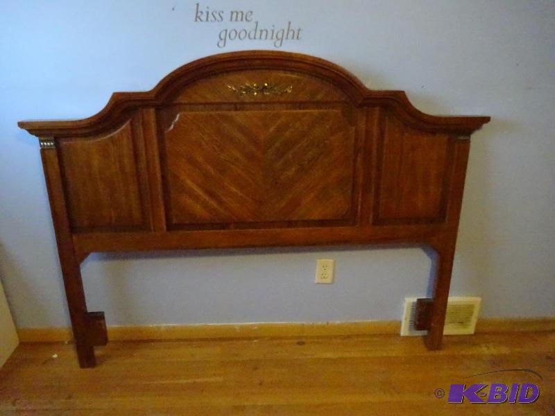 lot 1 image: FullQueen Headboard
