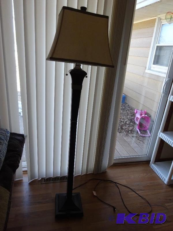 lot 13 image: Floor Lamp