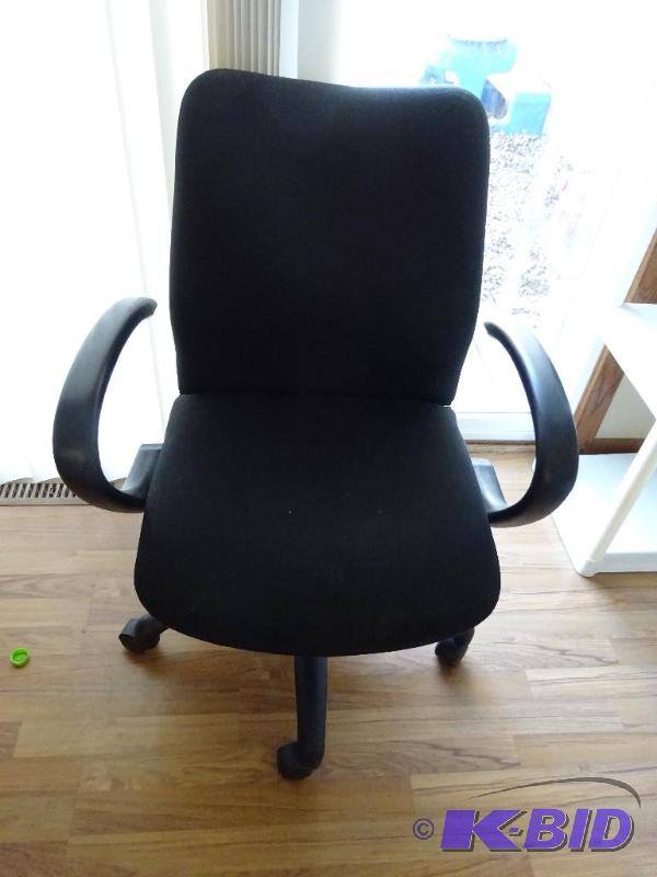 lot 17 image: Office Chair