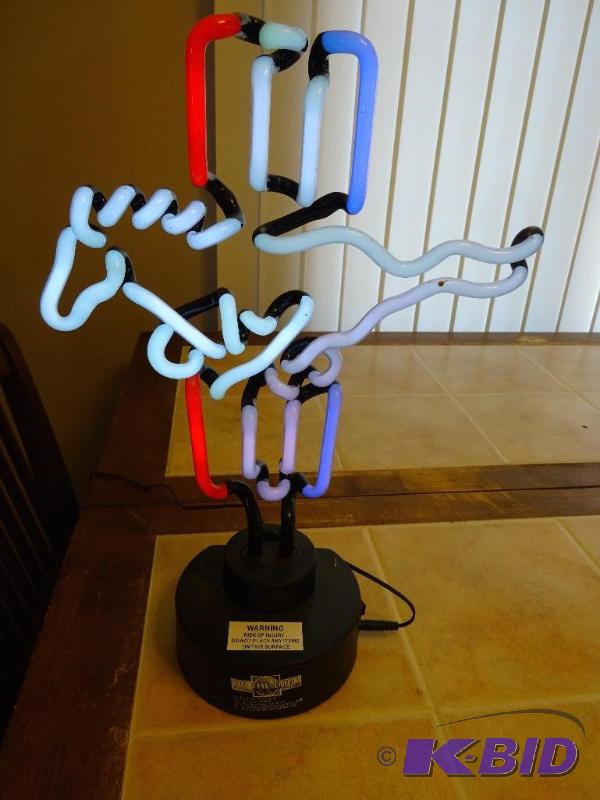 lot 32 image: Ford Mustang Neon Light