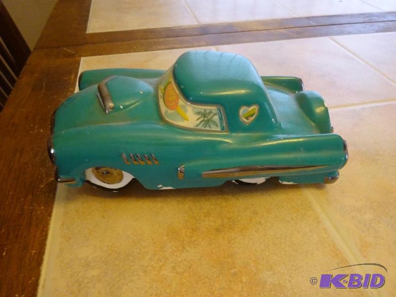 lot 33 image: Ford Thunderbird Music Box