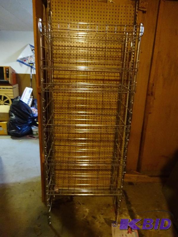 lot 44 image: FoldingAdjustable Shelf