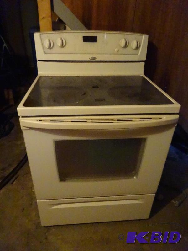 lot 46 image: Whirlpool Electric Stove