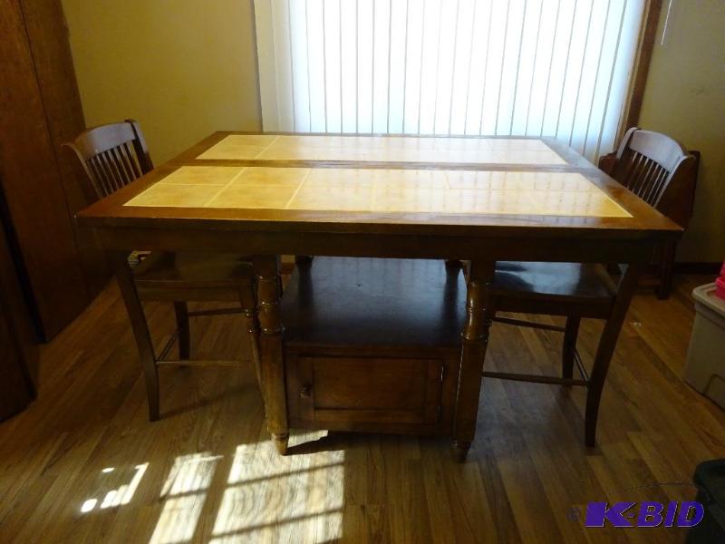 lot 6 image: High top table with 2 chairs