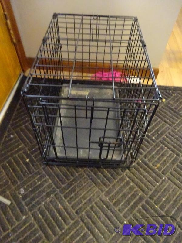 lot 85 image: Small Folding Dog Kennel