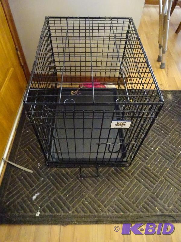 lot 86 image: Medium Dog Kennel Folding
