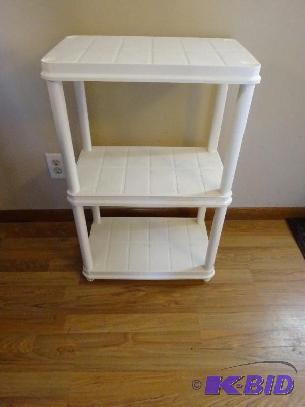 lot 9 image: 3 Shelf Shelving