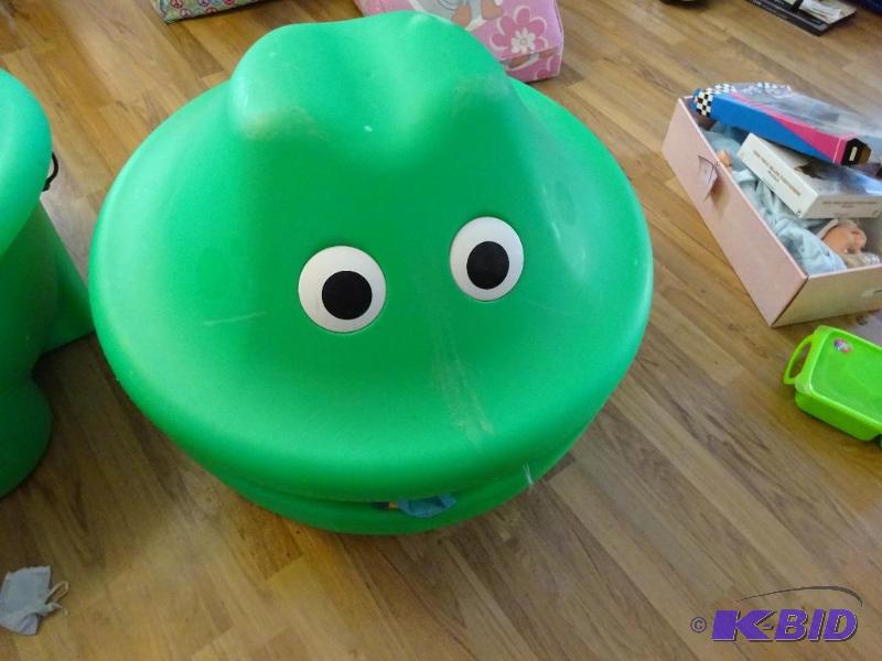 lot 94 image: Frog Toy Bin with toys