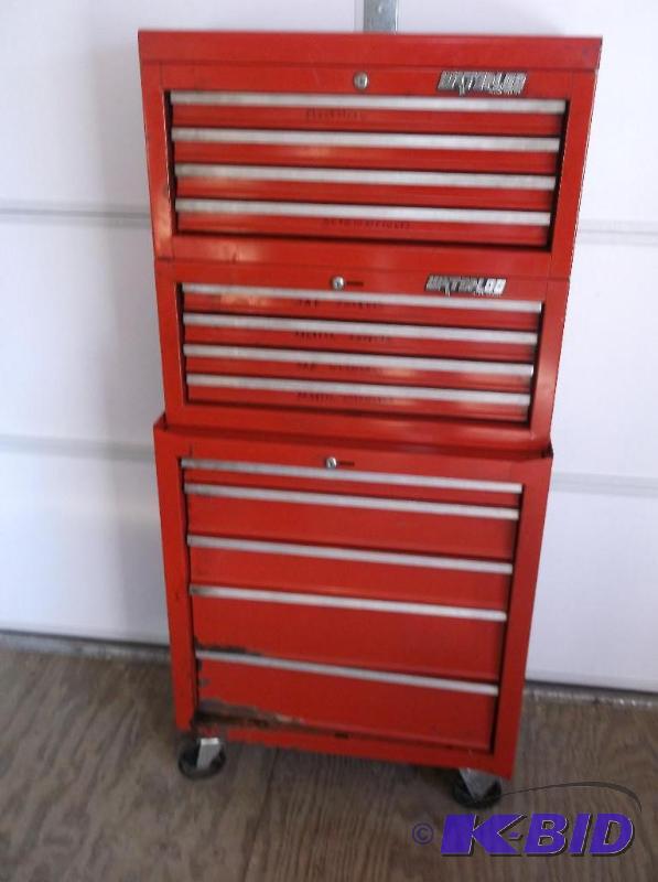 lot 100 image: Water Loo Shop Series 3 piece 13 drawer tool...