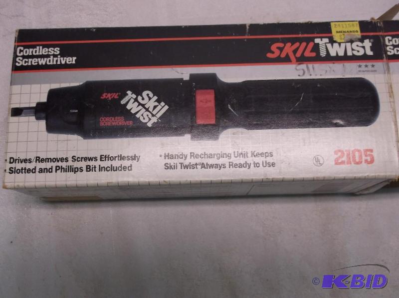 lot 106 image: Skil Twist cordless screwdriver with charger ...