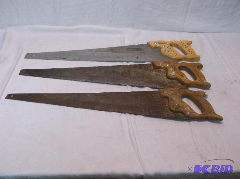 lot 107 image: Lot with 3 handsaws look to be in good usable...