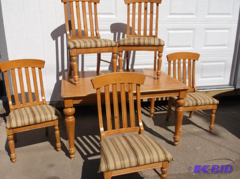 lot 125 image: Solid wood dinning room table with 5 chairs m...