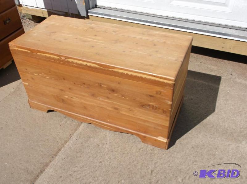 lot 126 image: Nice cedar chest measuring 39 12" L x 1...