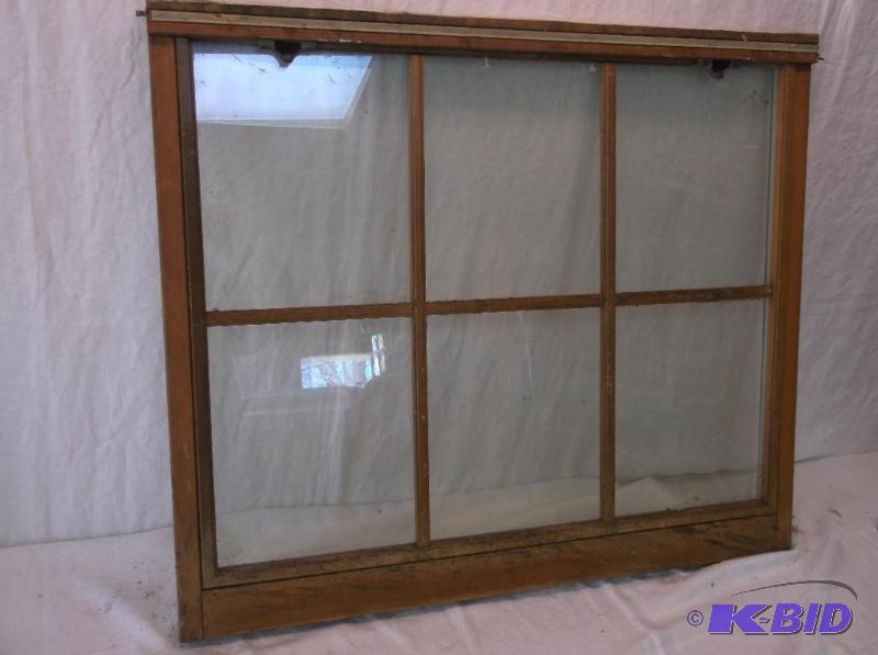 lot 142 image: Vintage 1 pain window with dividers measuring...
