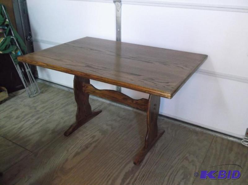lot 151 image: Solid oak table measuring 49" L x 34 12...
