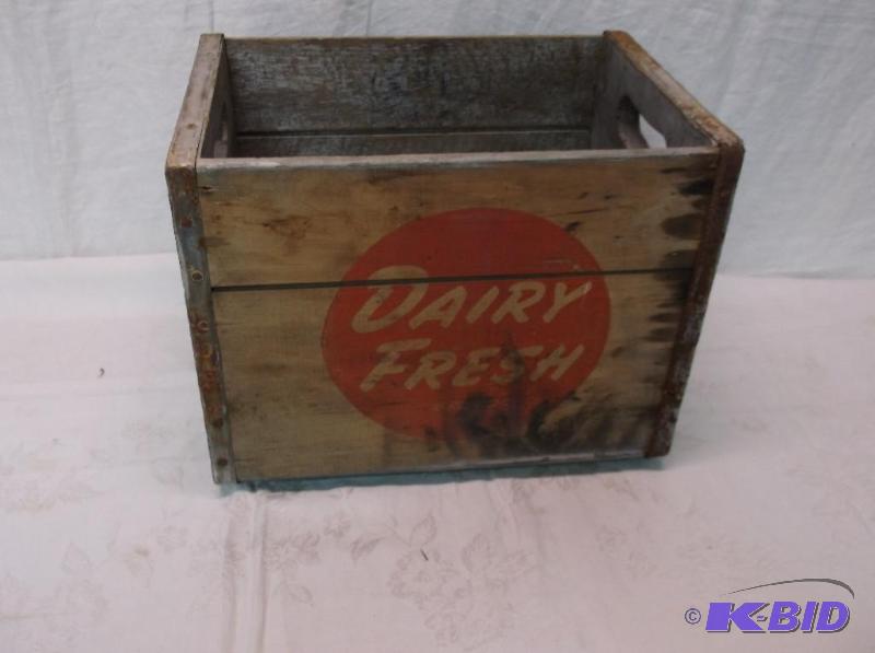 lot 156 image: Vintage dairy crate measuring 13 12" L ...