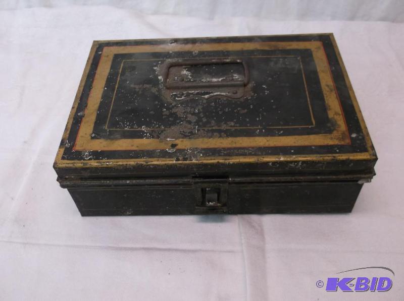 lot 48 image: Vintage lockbox with vintage spice tins nice ...