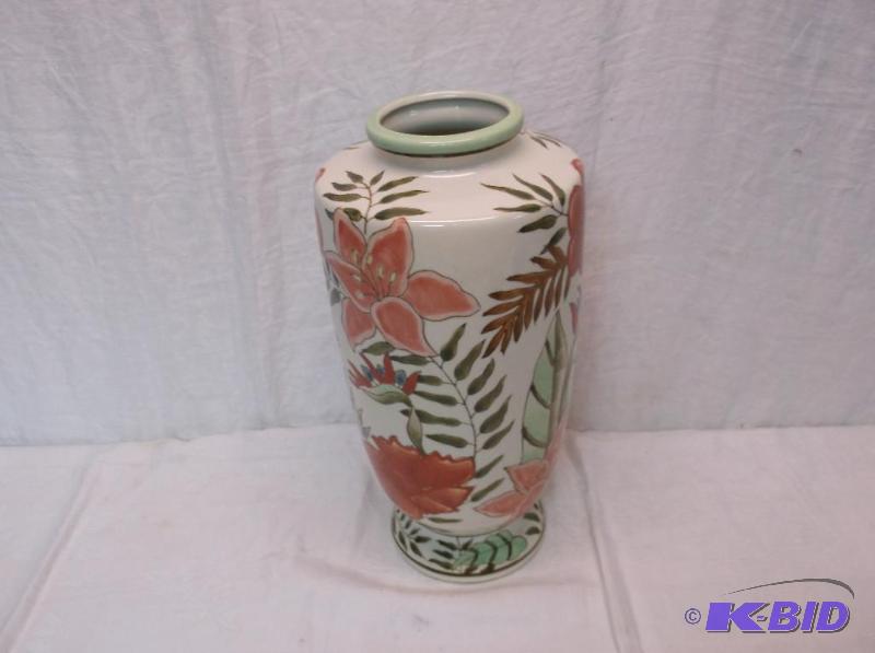 lot 53 image: Beautiful large vase measuring 14" H x 5...