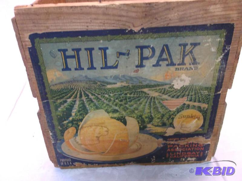 lot 70 image: Vintage Hil - Pak Sunkist oranges fruit crate...