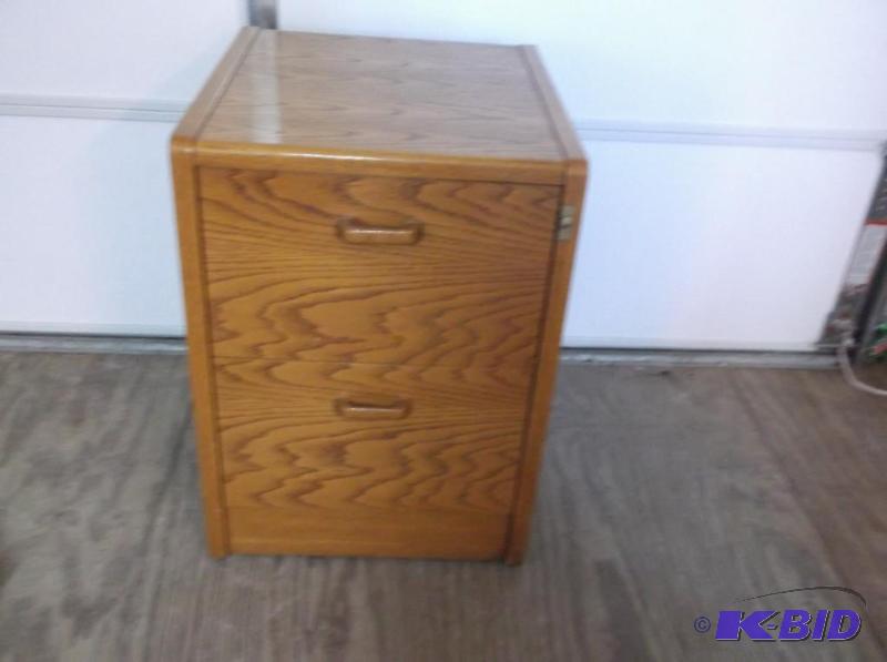 lot 75 image: Nice oak 2 drawer file cabinet measuring 20 1...