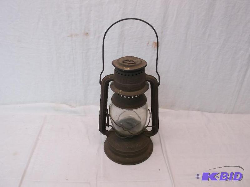 lot 77 image: Vintage Feuerhand oil lanter Nr. 260 made in ...