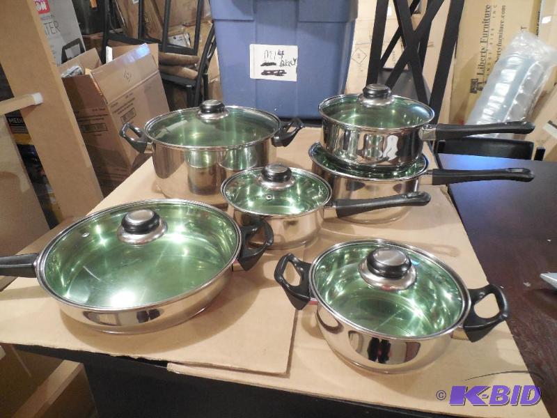 lot 8 image: 12 Piece Super Chef Pan Set with Glass Lids