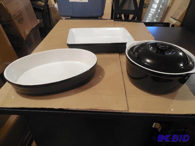 lot 9 image: 4 Piece Ceramic Ovenware Set