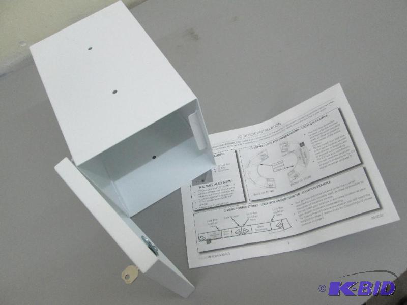 lot 10 image: Locking cash skim box with key. Looks new and...