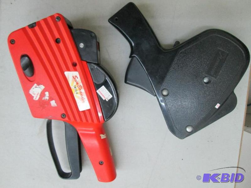 lot 14 image: 2 Price tagging label guns, Primark L-14 and ...