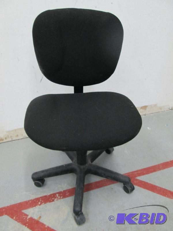 lot 8 image: Office chair on caster wheels...