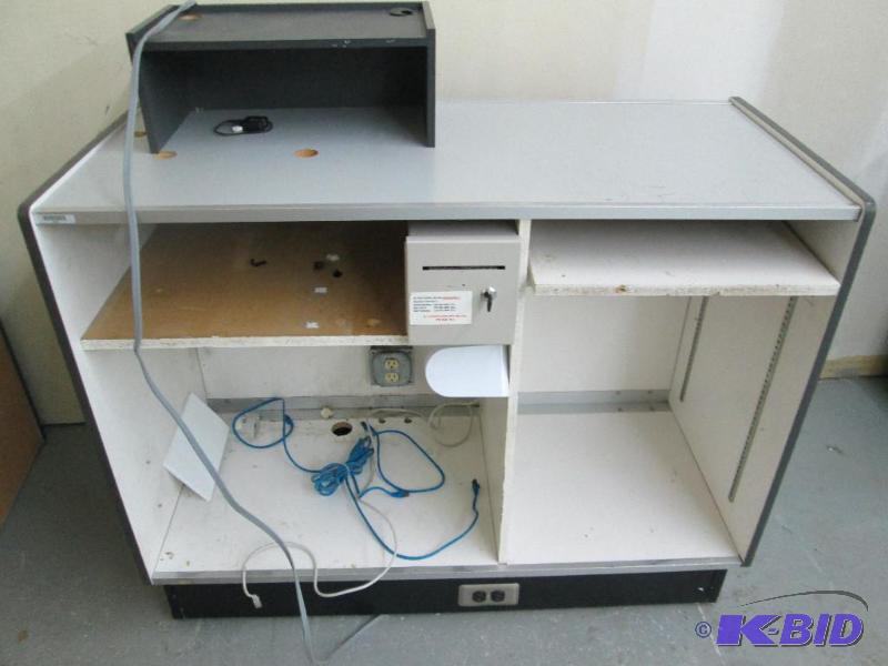 lot 9 image: Sales counter with locking security cash skim...