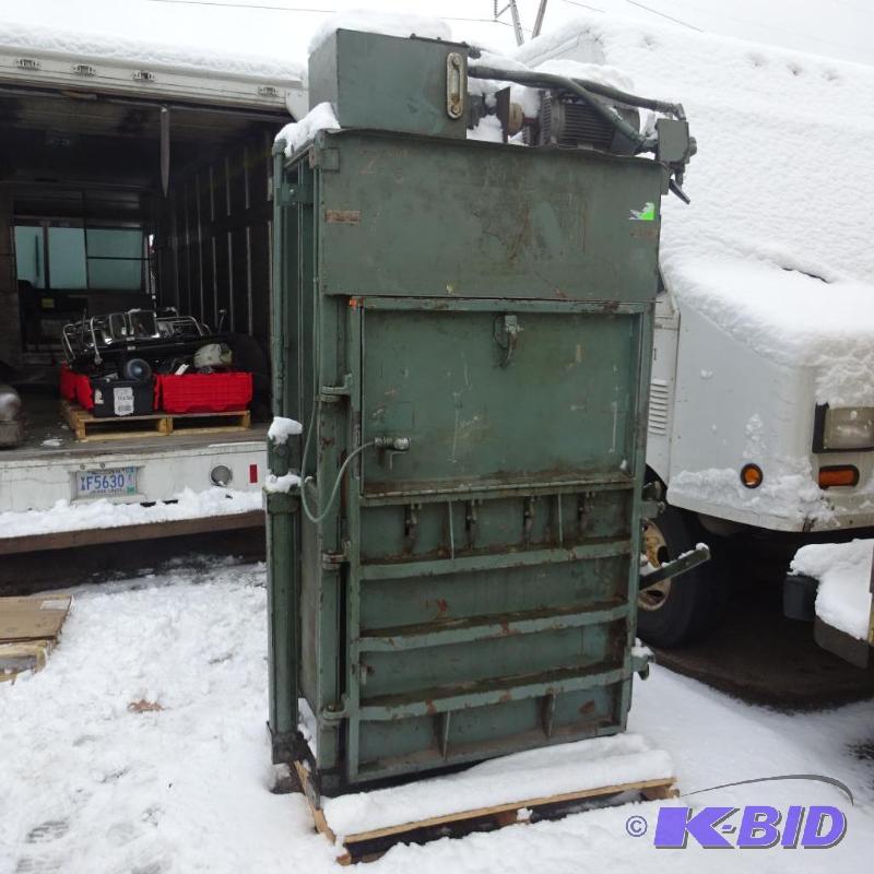 lot 1 image: Industrial upright card board baler. 5 HP 230...