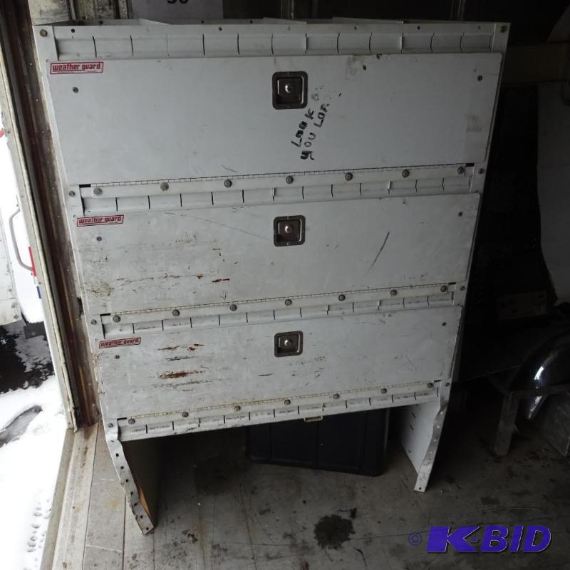 lot 39 image: Weather Guard truck cabinet. 3 door compartme...