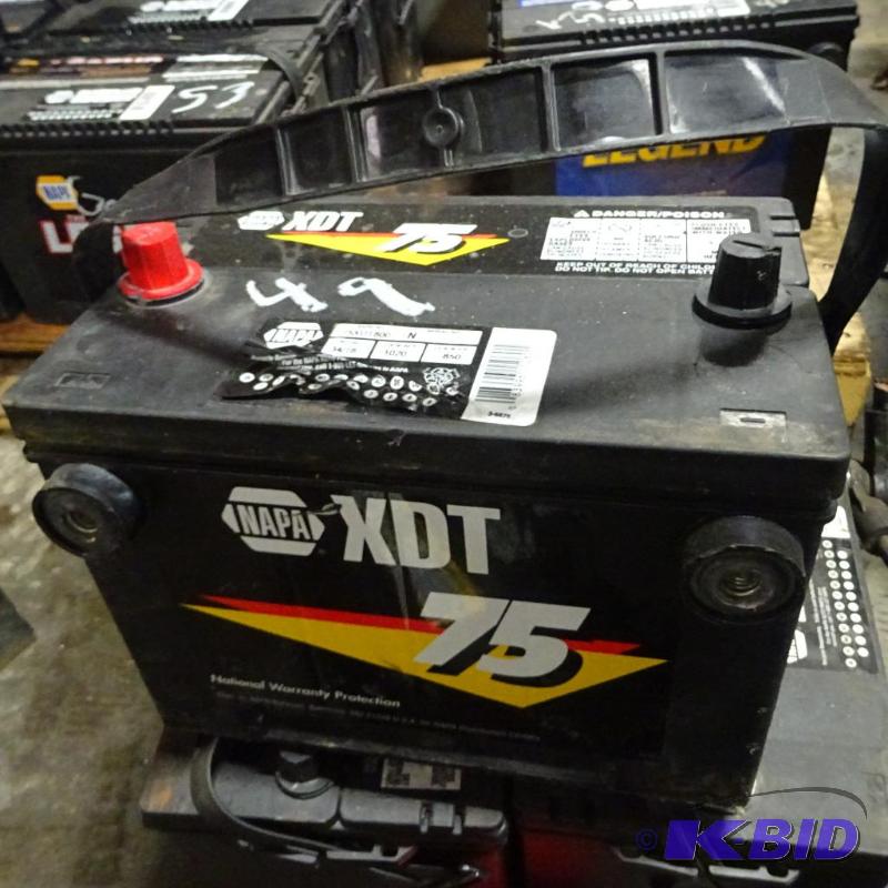 lot 49 image: NAPA 75XDT800 battery. 800CCA. Charged and lo...