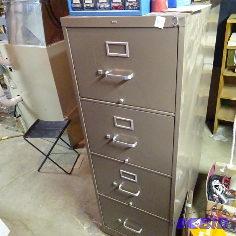 lot 107 image: 18" Metal 4 Drawer File Cabinet MiscCata...
