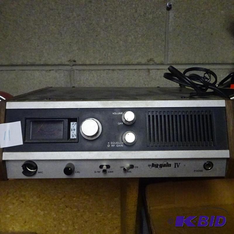 lot 11 image: CT Transceiver HY Gain IV...
