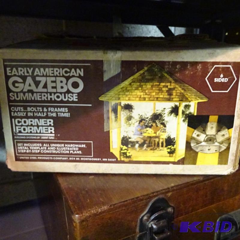 lot 128 image: Early American Gazebo Summer House Kit. 6 Sid...