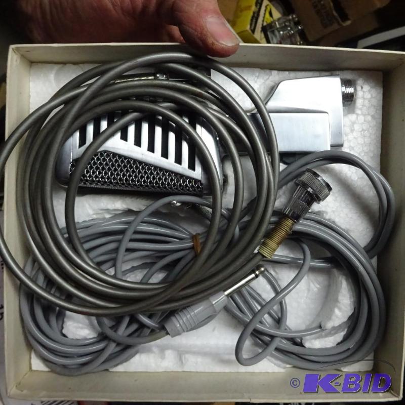 lot 13 image: Teisco Del Rey Microphone. TM-4...