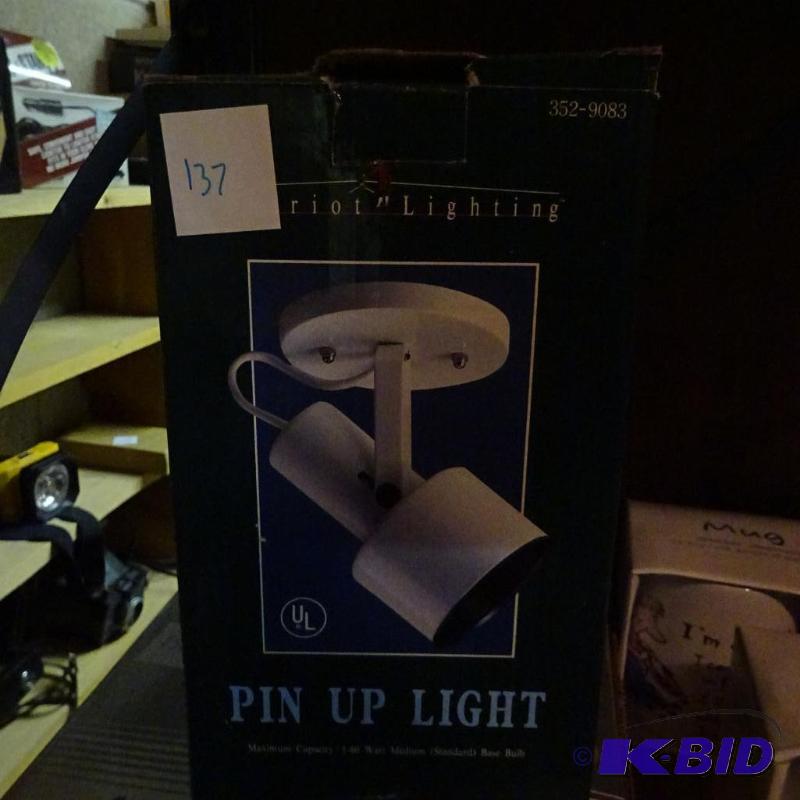 lot 137 image: Patriot Pin Up Light New...