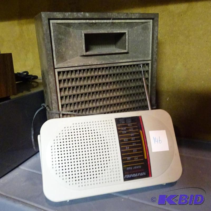 lot 146 image: Speaker and Soundesign AM FM Radio...